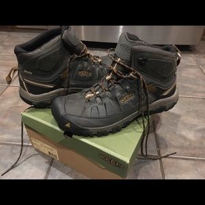 NEW Keen Boots - Men’s Targhee III Waterproof Mid - 13M